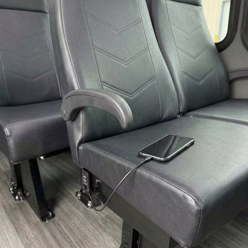 hammond 15 passenger minibus usb charging