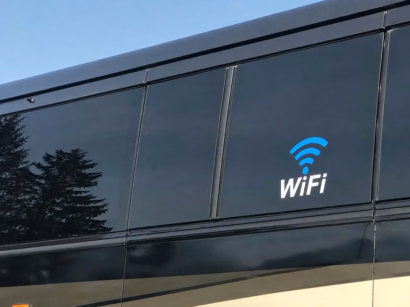 hammond 15 passenger minibus wifi