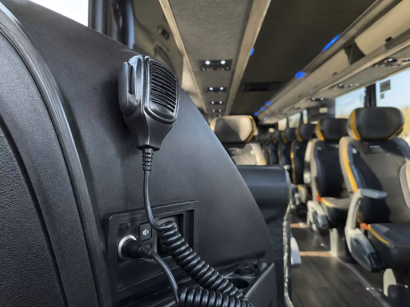 hammond 56 passenger charter bus pa system